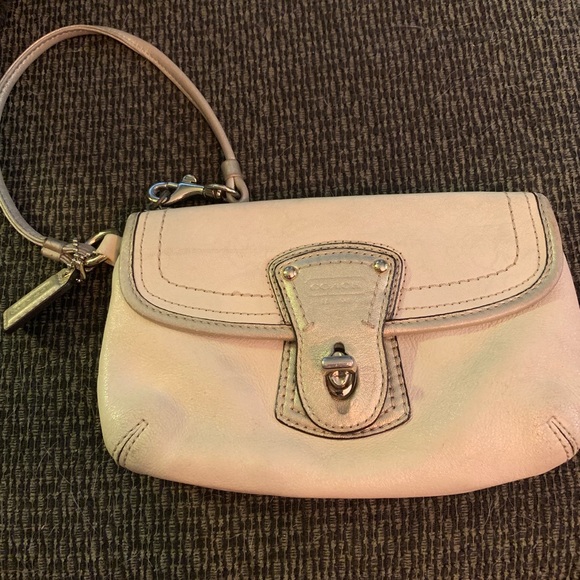 Coach wristlet GUC